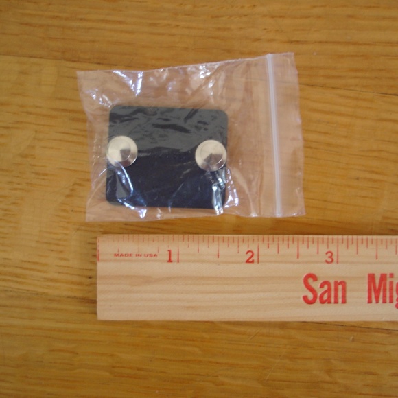 2/$12: COMIC-CON 2023 Souvenir Metal Pin (New) - Picture 2 of 2